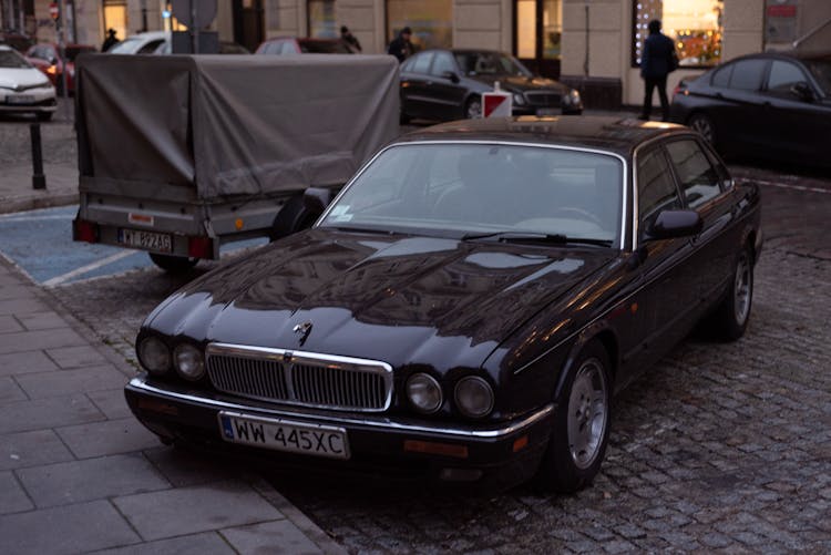 Black Jaguar XJ