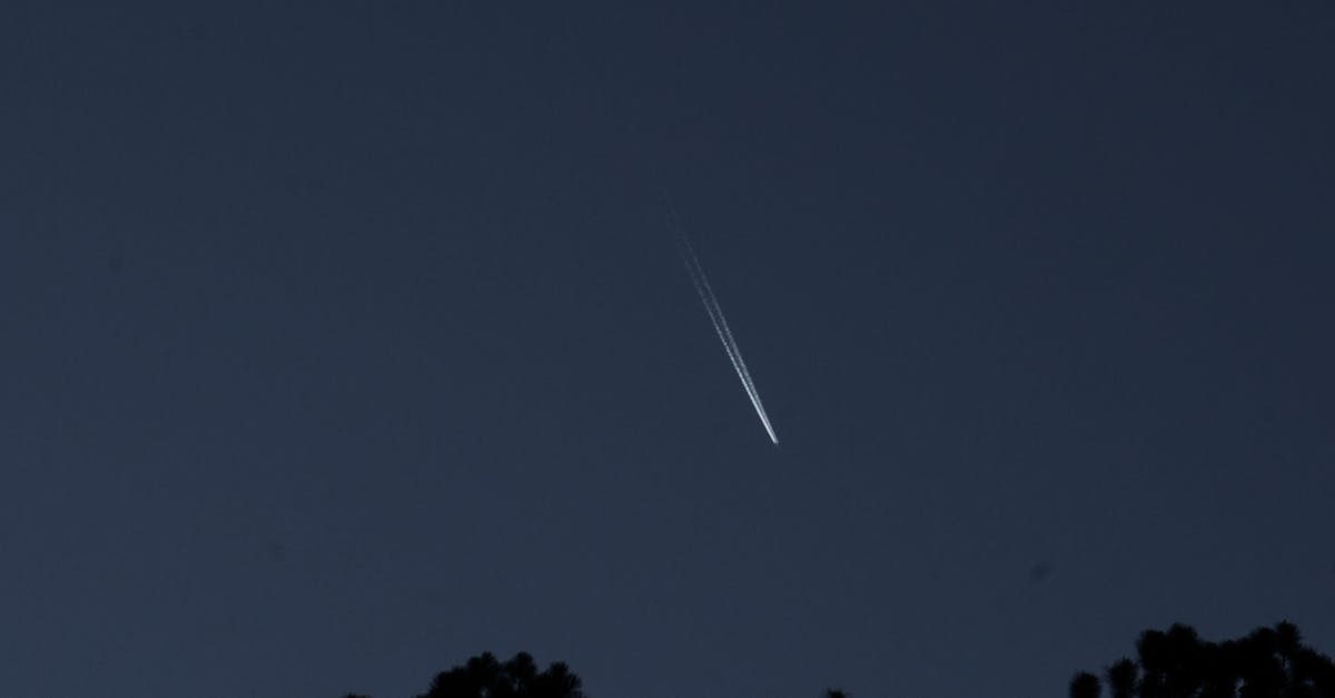 Falling Star on Night Sky · Free Stock Photo