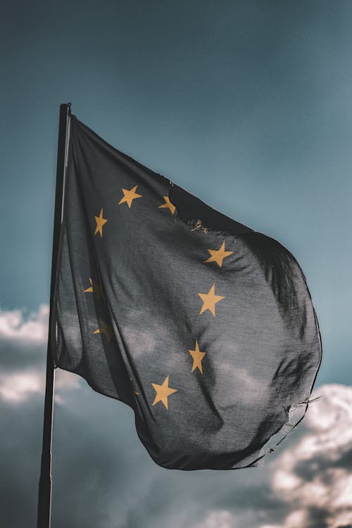 Фотография европейского флага крупным планом