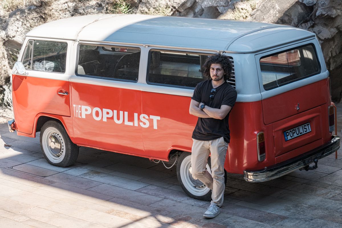 man with a van in Valence — Man with a Van in Valence — the working end of the job