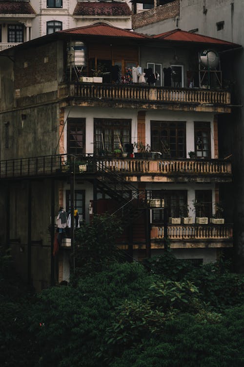 balkonlar, dikey atış, ev içeren Ücretsiz stok fotoğraf