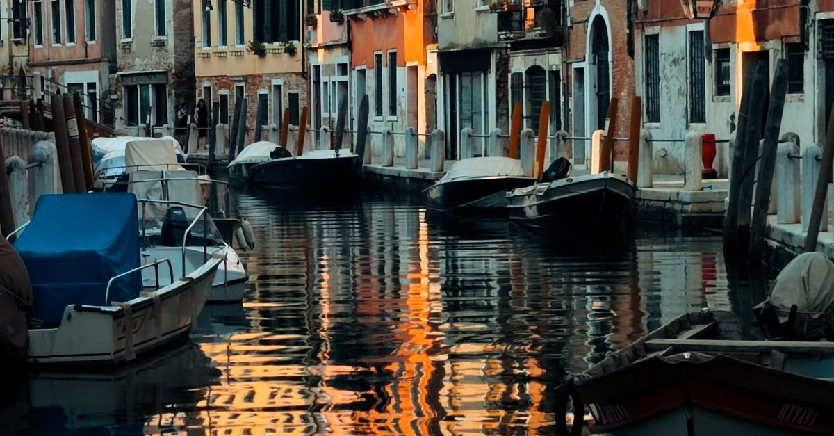 The impact of CSR on Italy’s traditional crafts and sustainable fashion supply chains The impact of CSR on Italy’s traditional crafts and sustainable fashion supply chains