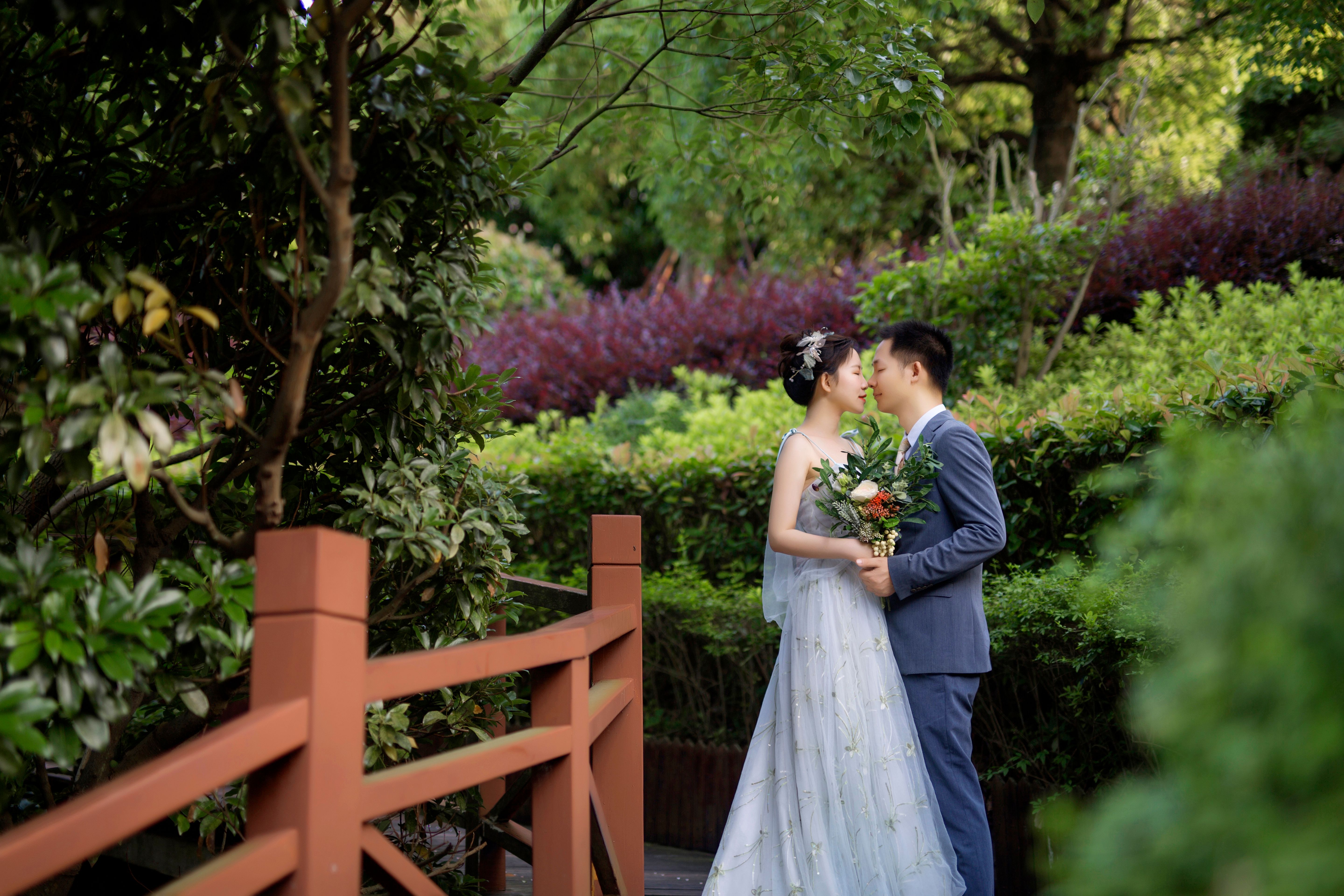婚姻十字路口 别问要不要离 情感配图