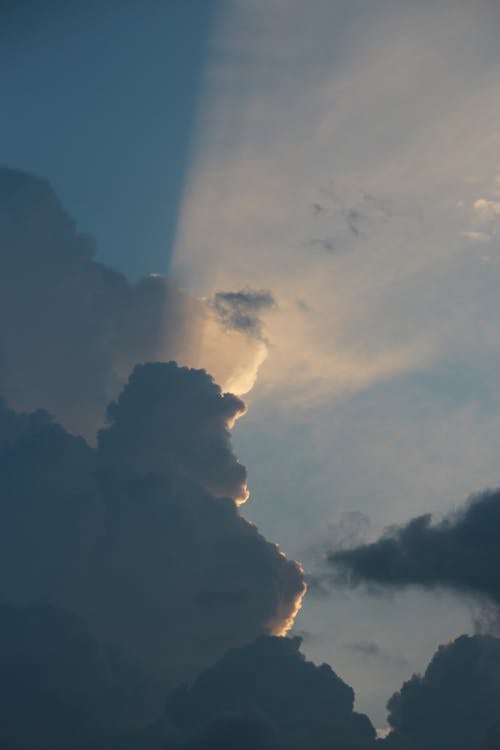 Gratis lagerfoto af dramatisk himmel, himmel, lodret skud