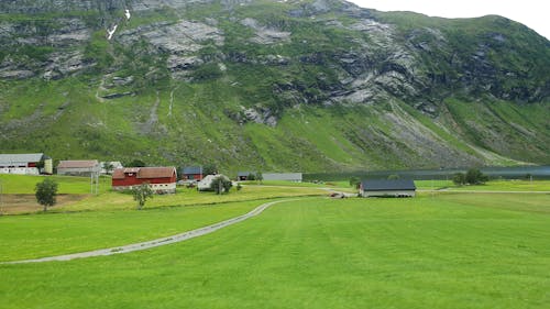 Kostnadsfri bild av berg, by, byar