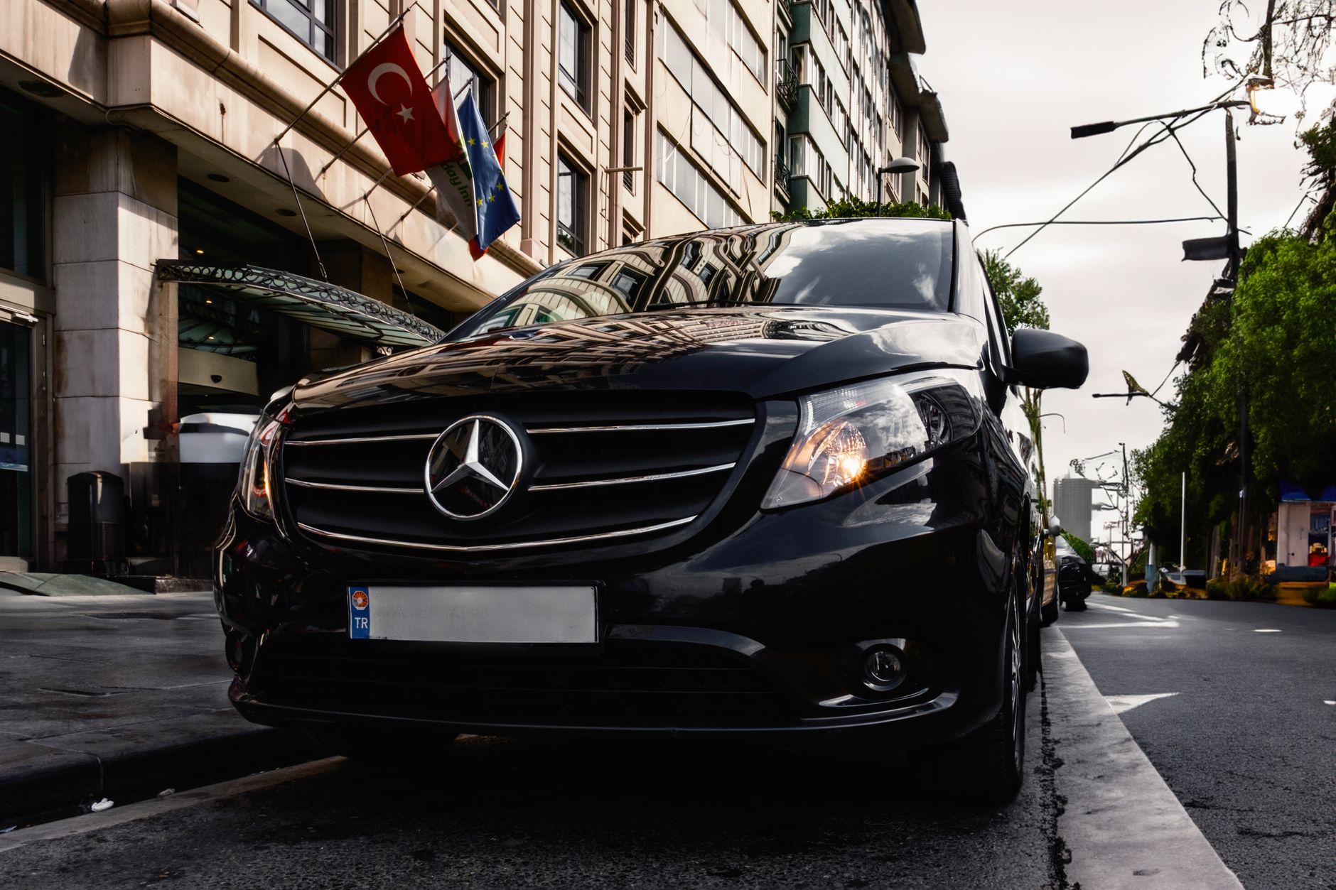 Minivan airport transfer โ Mercedes Vito or similar