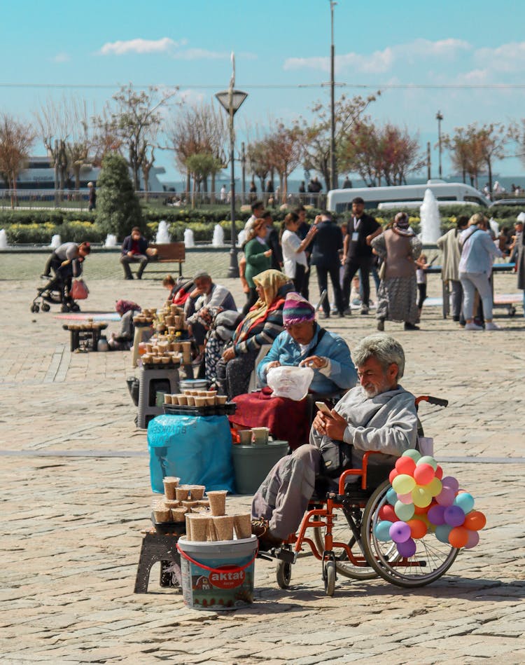 Street Vendors On Konak Square In Izmir