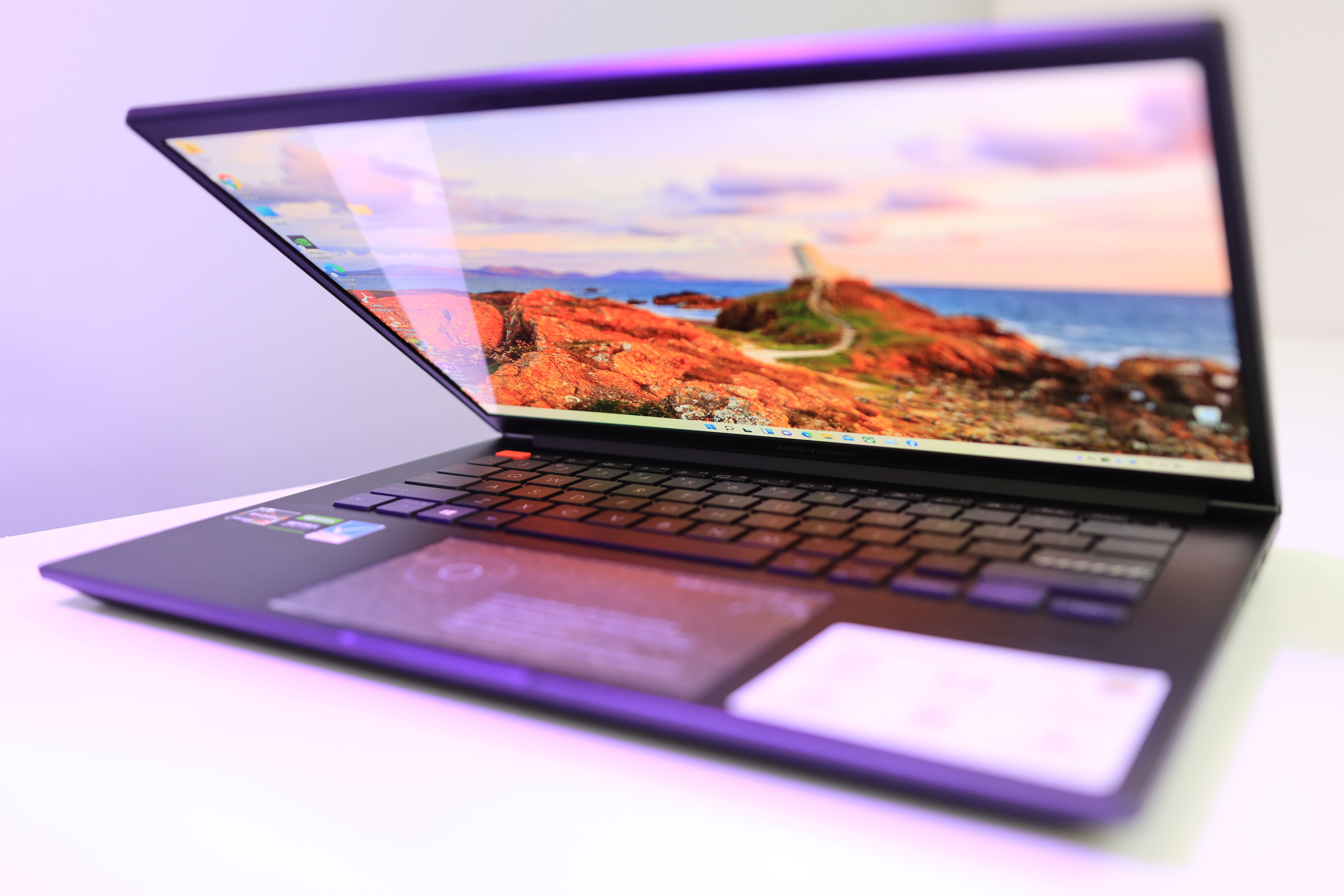 ASUS VivoBook 15 OLED Bild 3 — Foto von Pexels