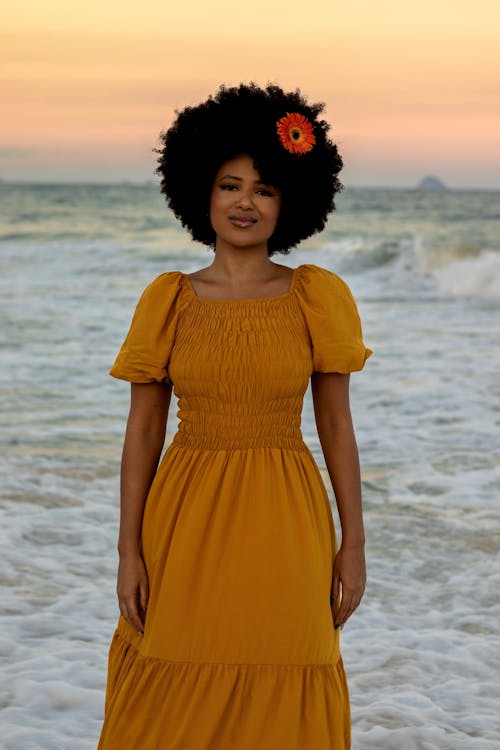 Fotos de stock gratuitas de afro, de pie, elegancia