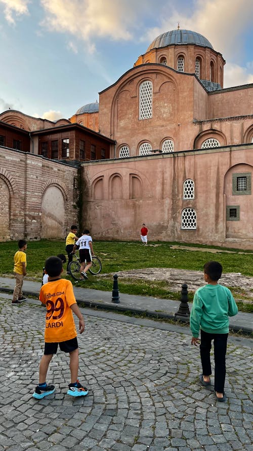 キッズ, フットボール, モスクの無料の写真素材