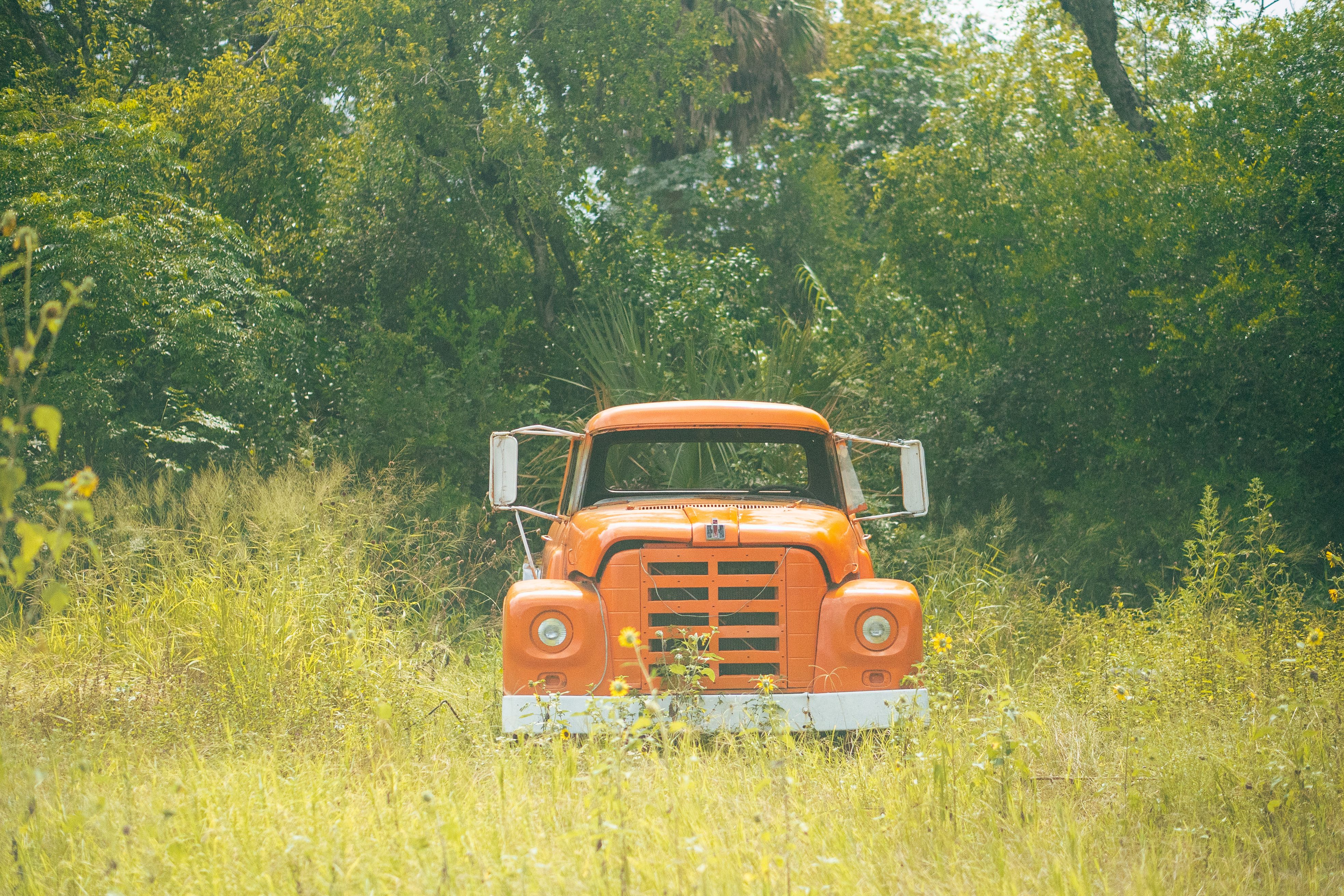 Texas Truck Barn Releases Essential Commercial Fleet Selection Criteria for North Texas Businesses — Photo by Deniss Bojanini