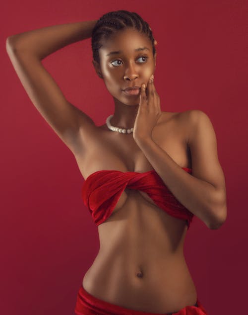 Kostenloses Stock Foto zu bikini, farbige frau, frau