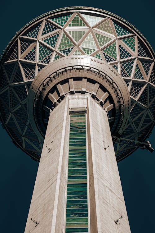 An Urban Tower in Tehran