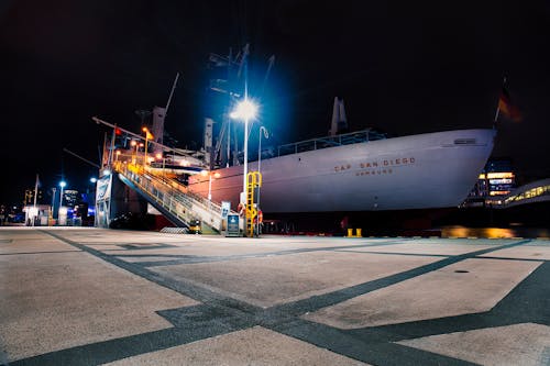 Cap San Diego in Hamburg Port