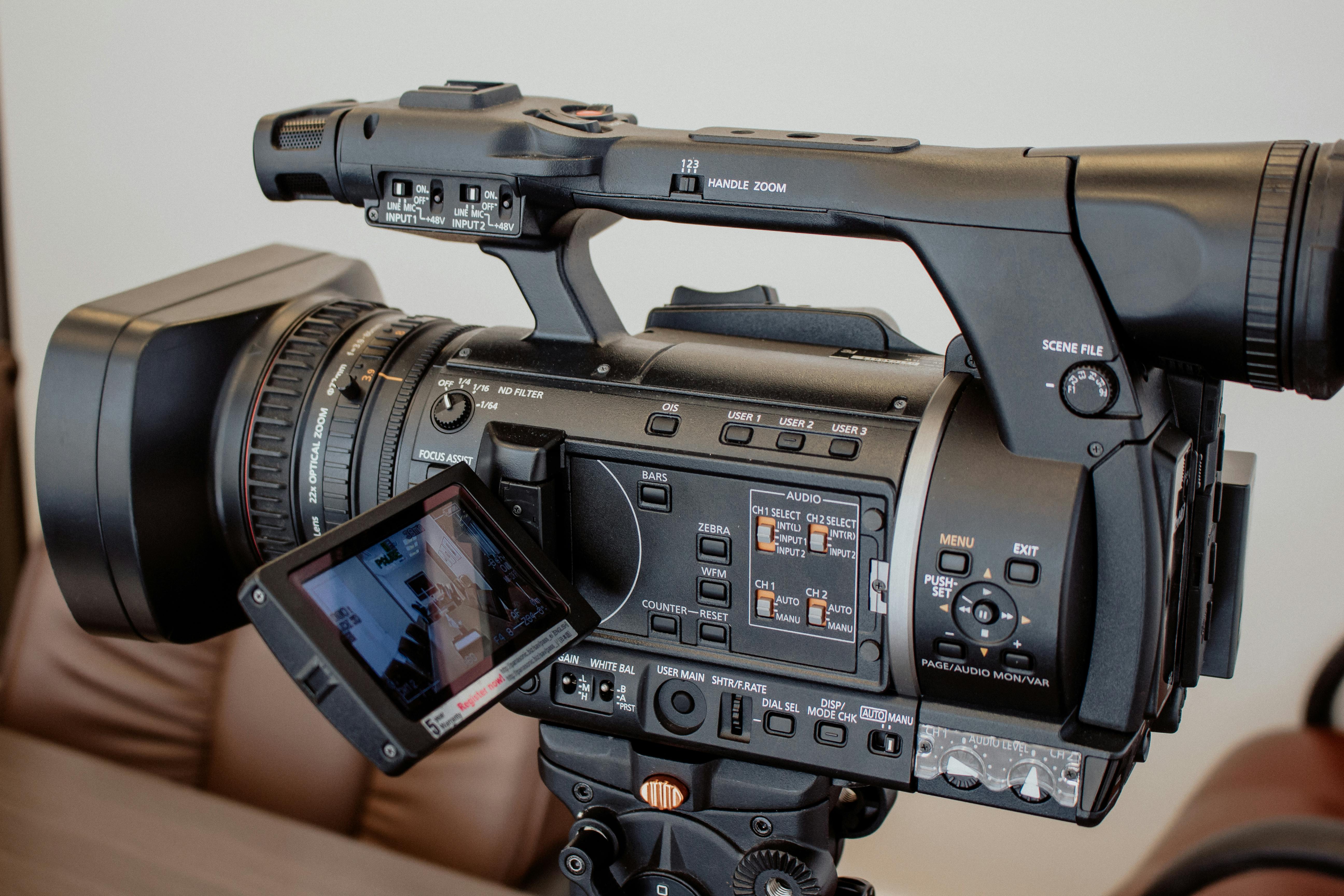 15 Best Free Icon Design Video Tutorials on YouTube — Photo by Alan Videomaker Fotógrafo on Pexels