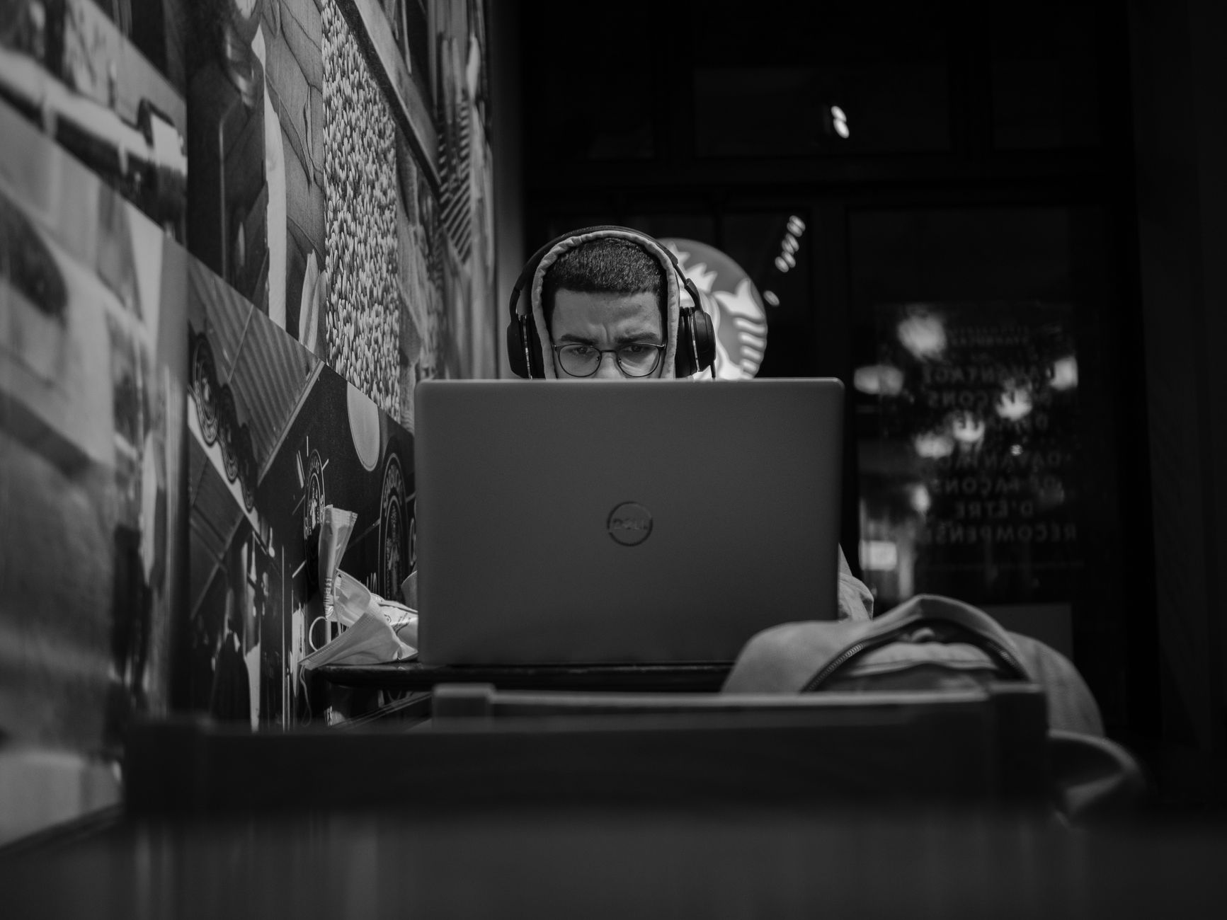 Gebruik van noise-cancelling oortjes vermindert sociale interacties