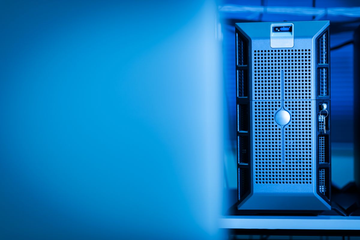 Voice AI vs. Human Agents: The Hybrid Model Winning in CX