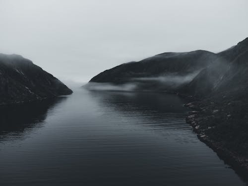 Foto profissional grátis de água, garoa, lago