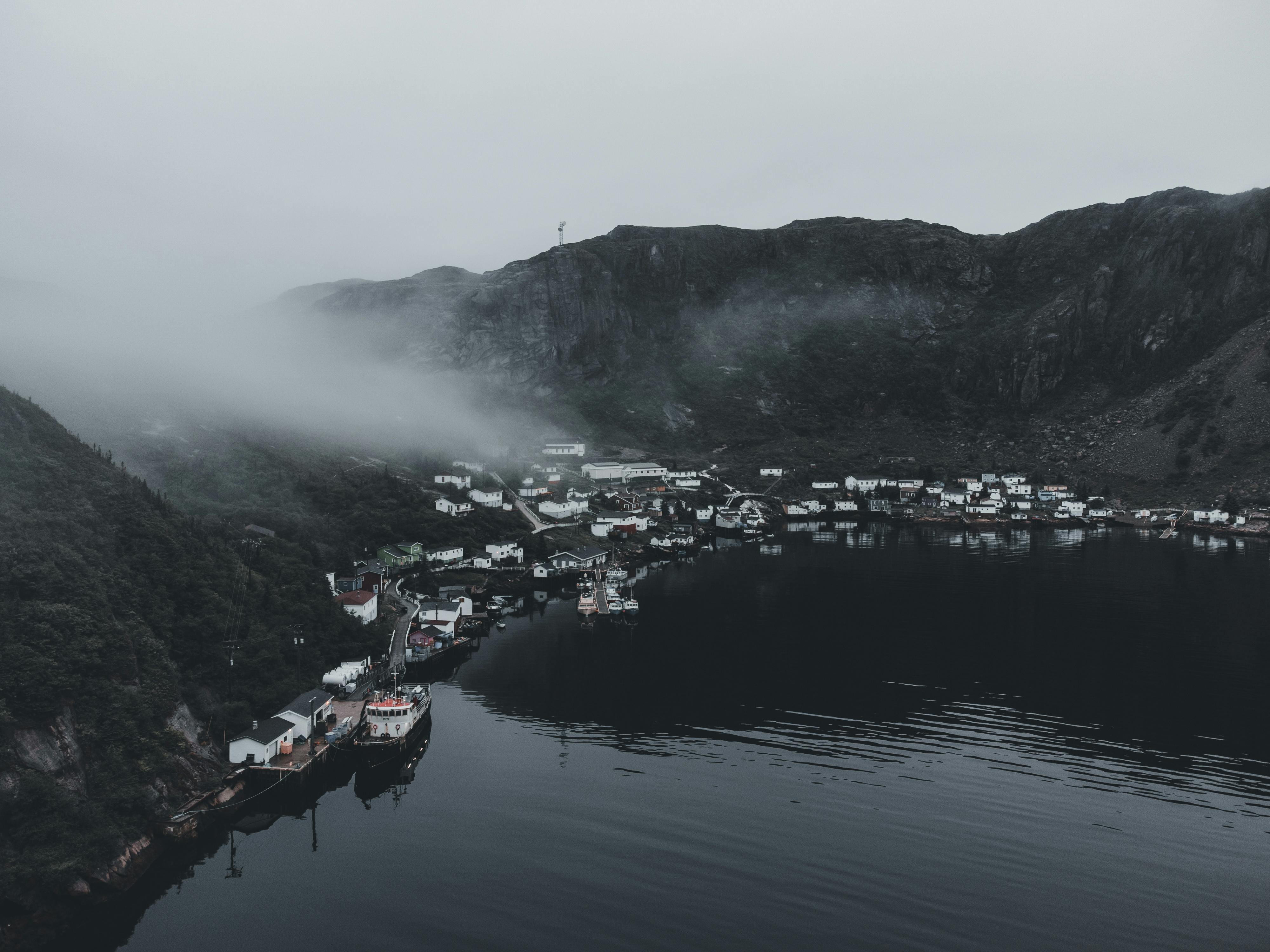 Sailing Vessel in Black and White · Free Stock Photo