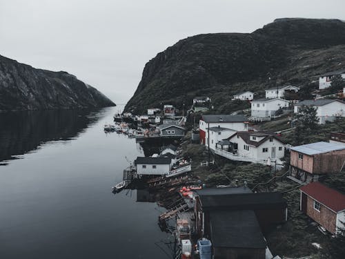 Kostenloses Stock Foto zu berg, fischerdorf, fjord