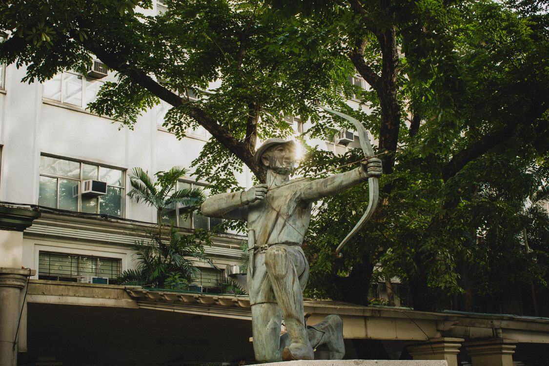 Statue Archer Rome Statue of Archer in a Park · Free Stock Photo