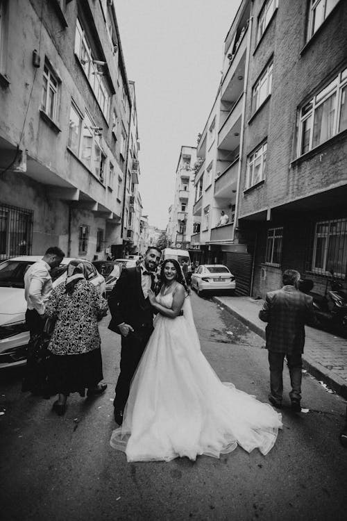 Kostnadsfri bild av bröllopsfotografi, bröllopsklänning, brud