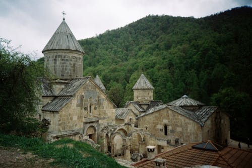 Immagine gratuita di alberi, armenia, collina