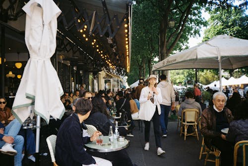 Crowded Sidewalk Restaurants 