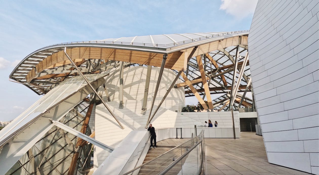 Visiting the Fondation Louis Vuitton in Paris, France. If you love