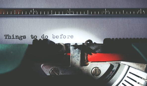 老式打字机的特写镜头正在打出“以前要做的事情”