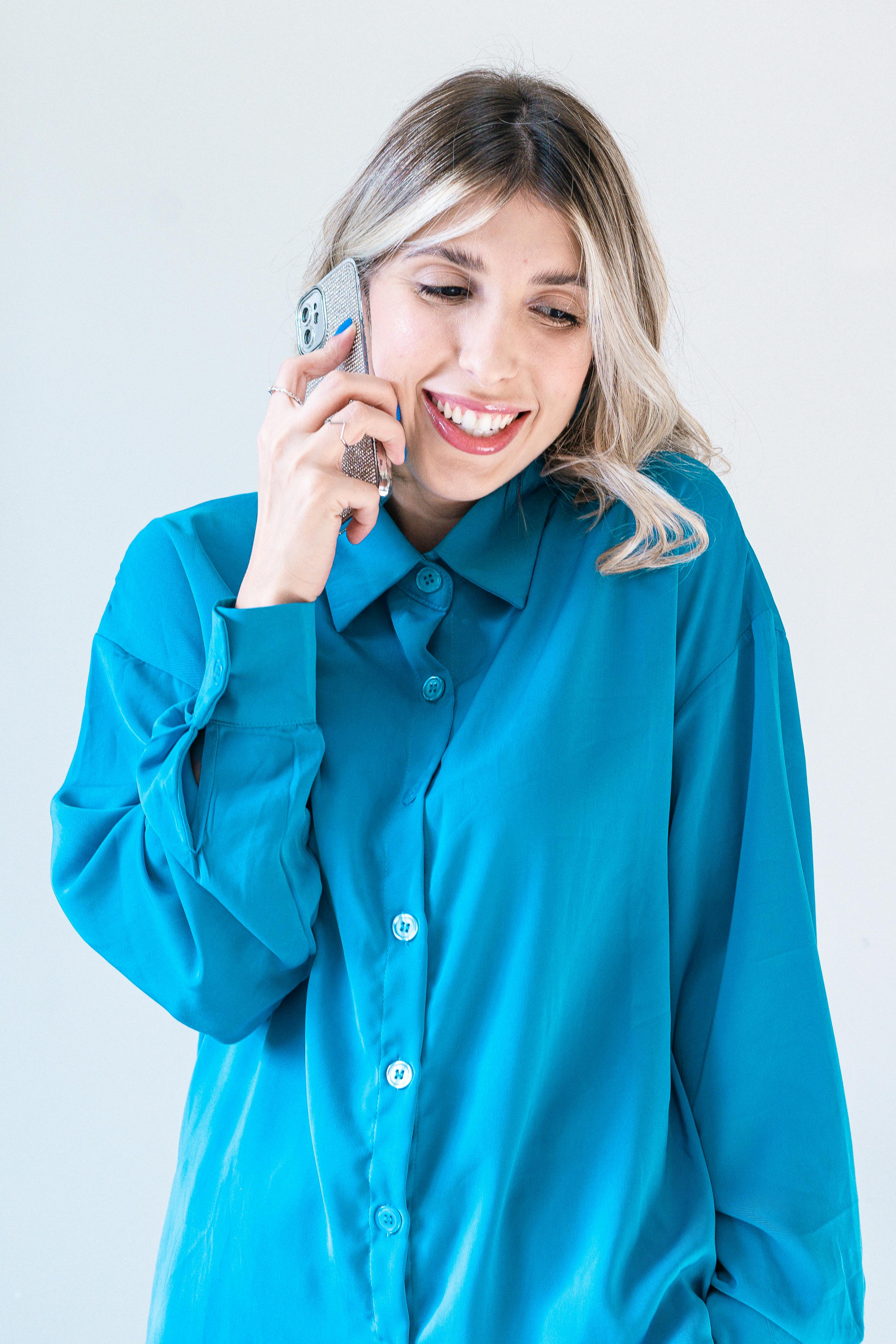 Gratis stockfoto met #binnen, aardig, blauw shirt Stockfoto