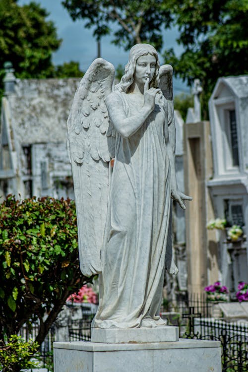 Free Statue of an Angle at the Cemetery  Stock Photo