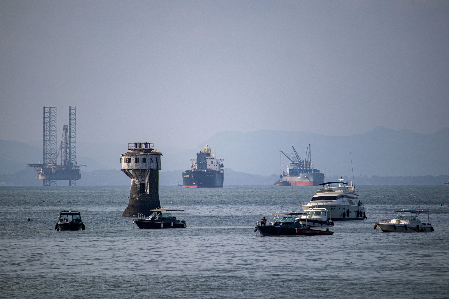 EUA suspendem sanções ao petróleo do Irã e abrem porta para exportações