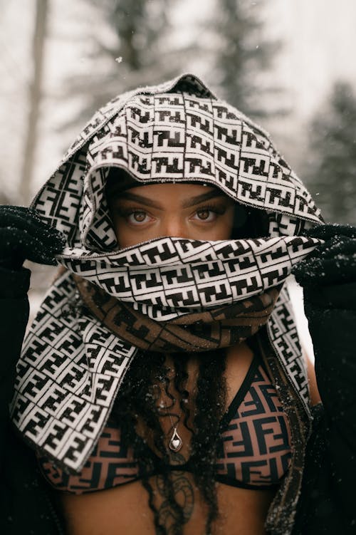 trending shawl
