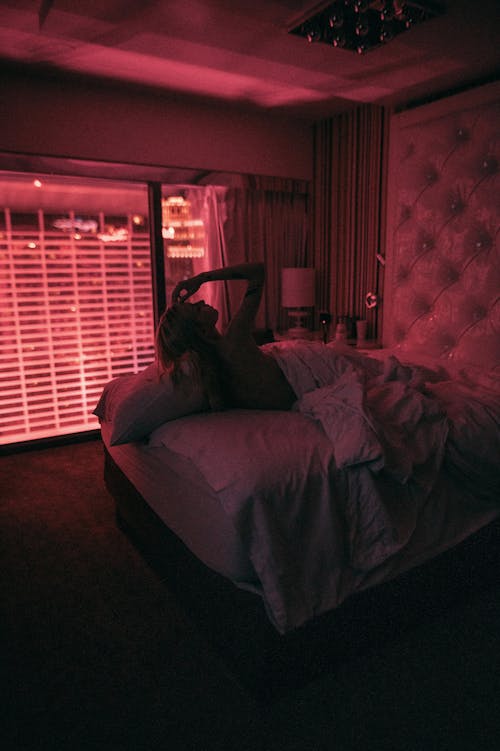 Darmowe zdjęcie z galerii z ciemność, czerwone światło, hotel