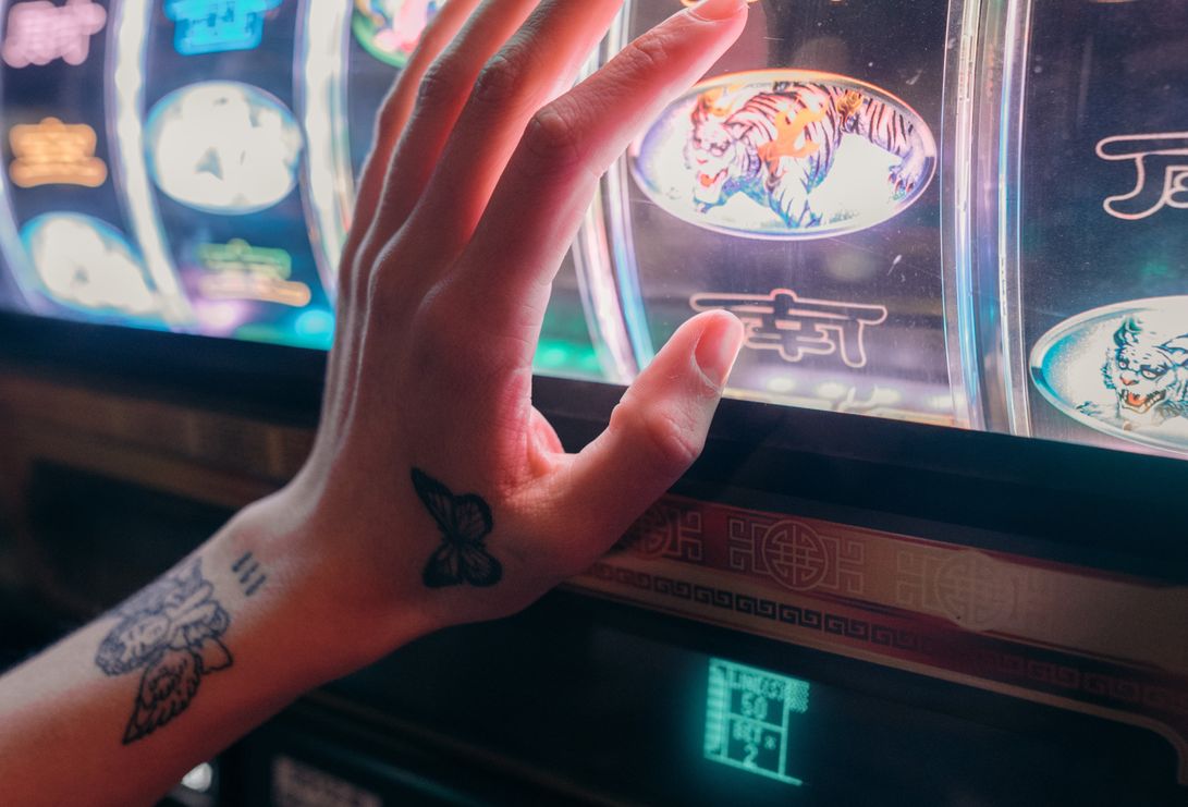 Online Casino: Spielautomaten und Live-Spiele im Überblick