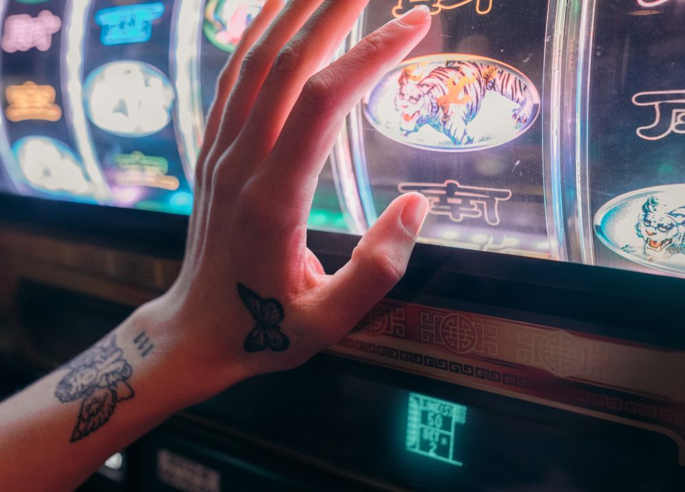 Online Casino: Spielautomaten und Live-Spiele im Überblick