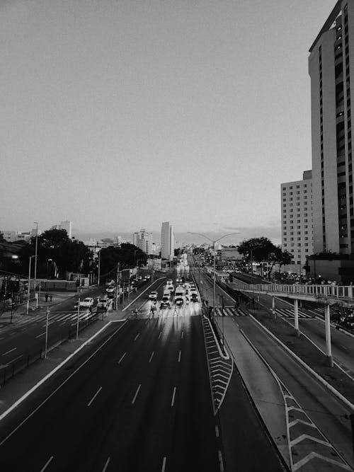 Darmowe zdjęcie z galerii z czarno-biały, dzielnice śródmieścia, miasta