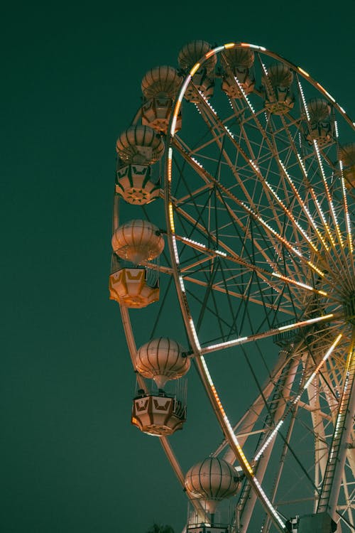 Бесплатное стоковое фото с вертикальный выстрел, городской, колесо обозрения
