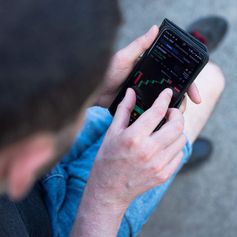 Budgeting Apps vs Spreadsheets: Which Saves More Time?