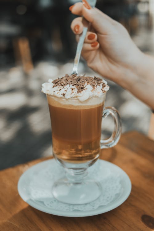 Ilmainen kuvapankkikuva tunnisteilla cappuccino, juoma, juomalasi