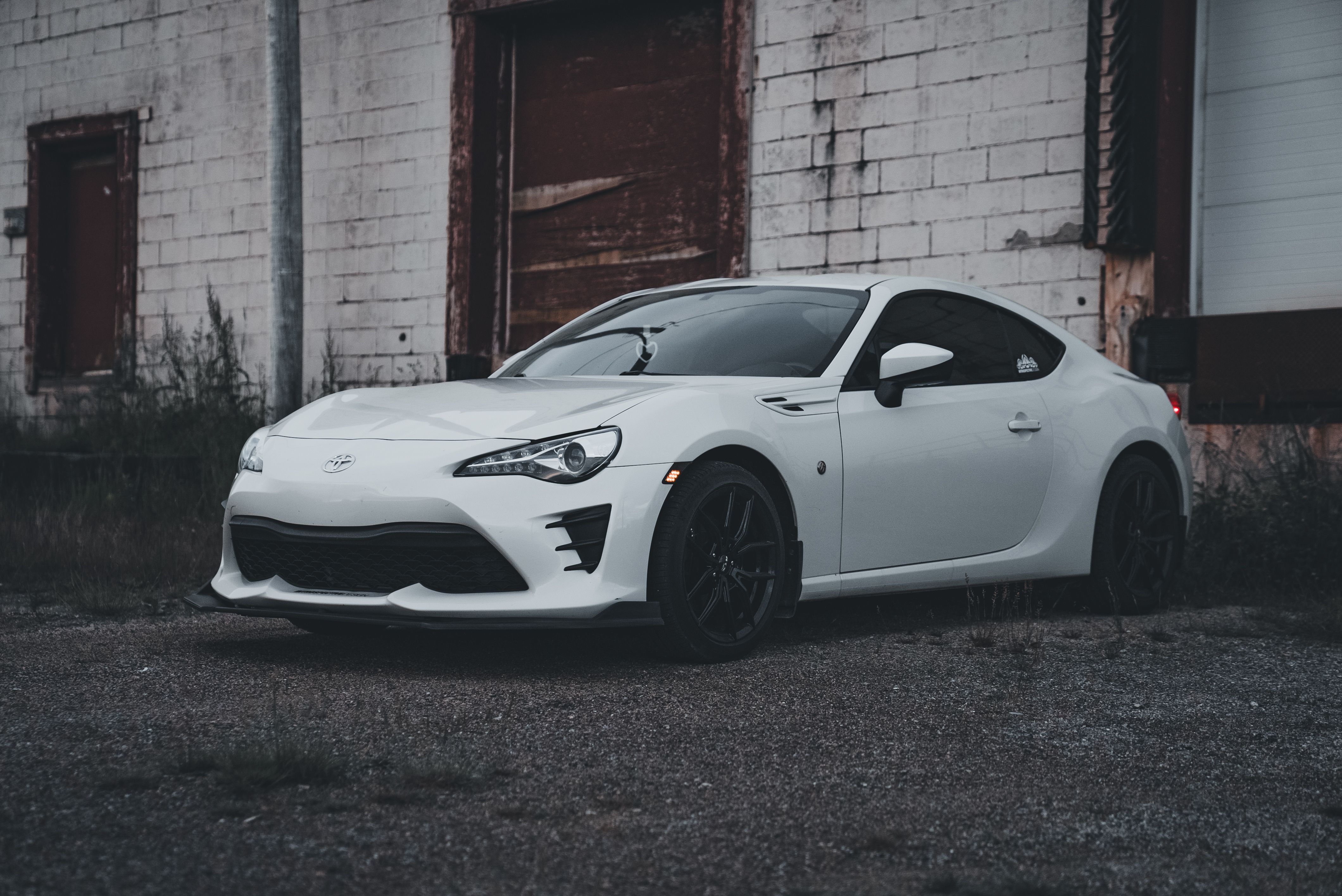 Toyota recalls over 1M vehicles over backup camera issues — Photo by Erik Mclean on Pexels