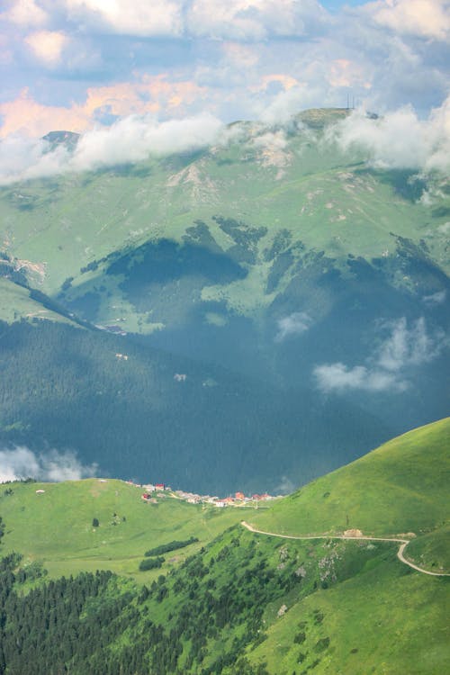 Fotobanka s bezplatnými fotkami na tému dedín, dedina, hory