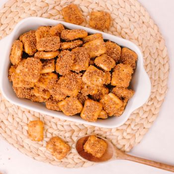 Oven-toasted Oat Squares Cereal Cinnamon Giant