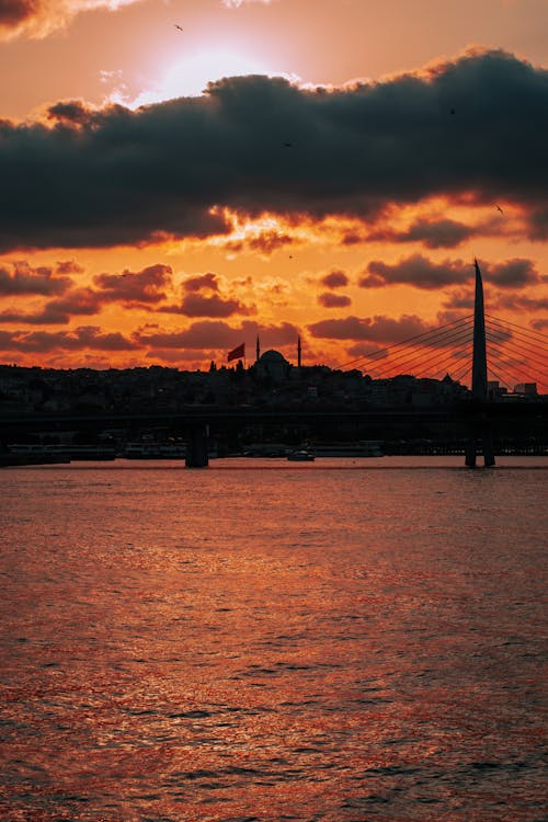 Foto profissional grátis de cair da noite, Istambul, mar