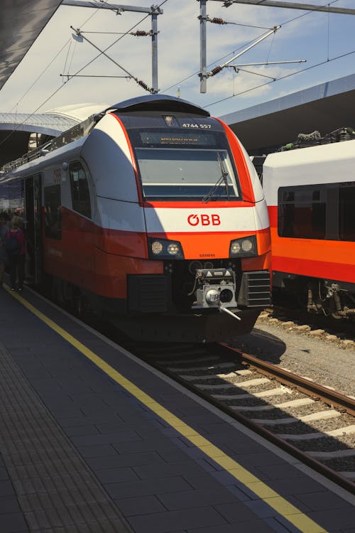 기관차, 기차, 기차역 플랫폼의 무료 스톡 사진
