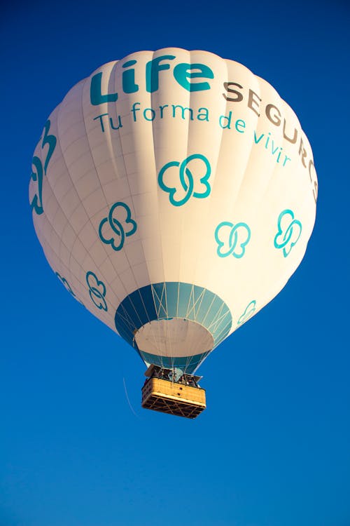 Advertisement in Spanish on Hot Air Balloon