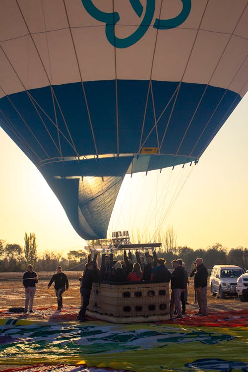 Foto profissional grátis de aeronave, balão de ar quente, gôndola