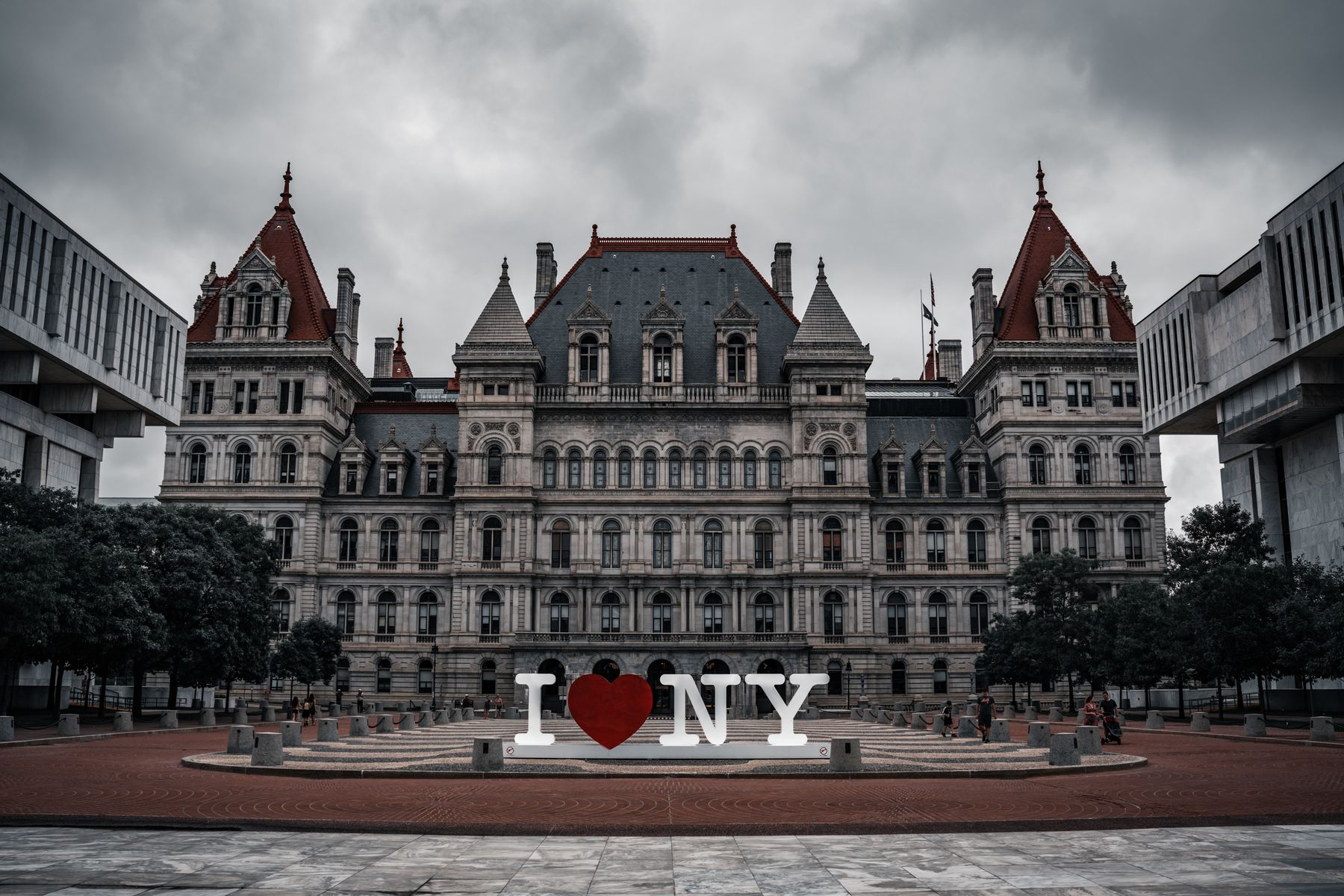 5 Walkable Downtown Albany Hotels for a Zero-Emission Weekend Getaway