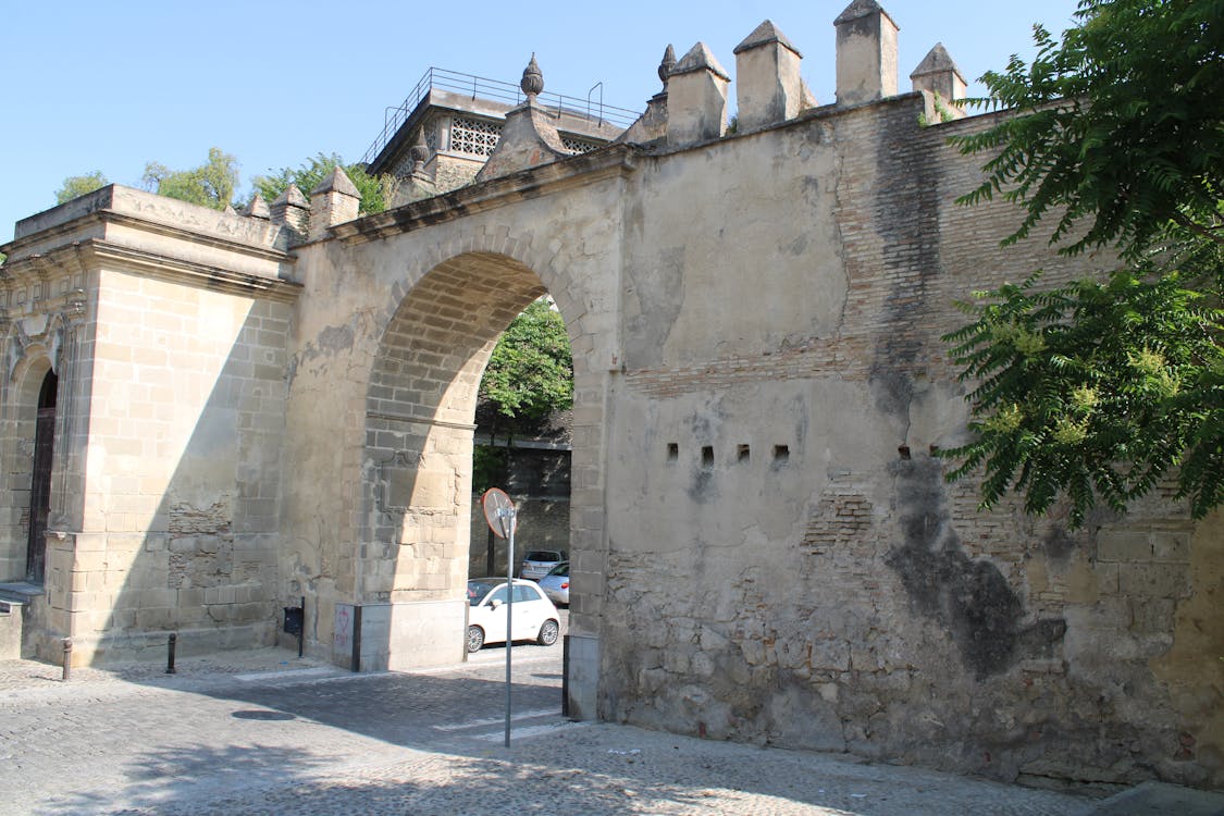 arco de la muralla del arroyo